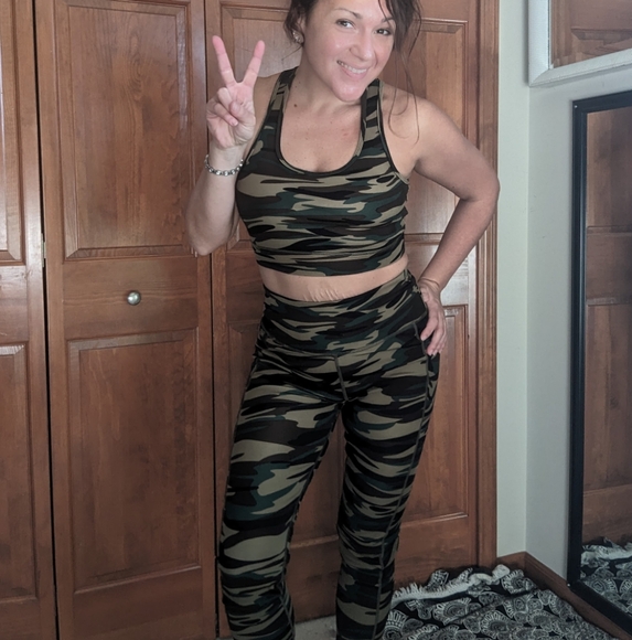 Pants - Camouflage Sports Bra and Leggings Set